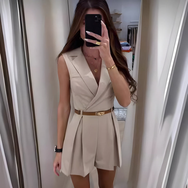 Ava - Combishort sans manches avec ceinture et col V