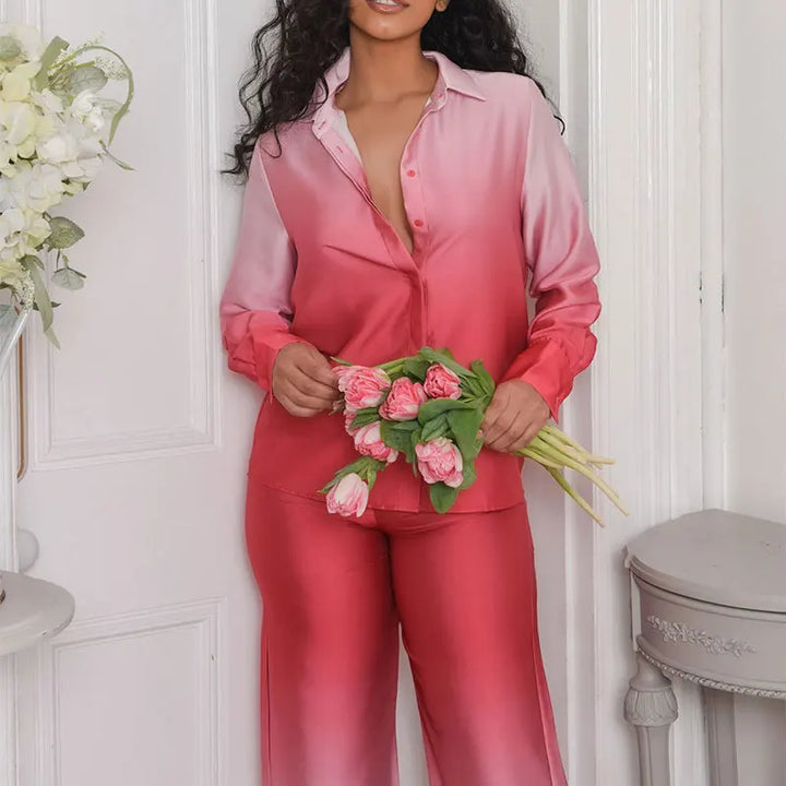 Veronica - Costume de loisirs en satin avec pantalon large et chemise boutonnée