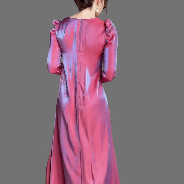 Evelyn - Robe midi en satin à manches bouffantes et détails métalliques